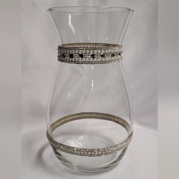 Hurricane Vase - Picture 3 of 3